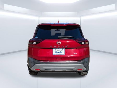 Used 2023 Nissan Rogue SV image 5