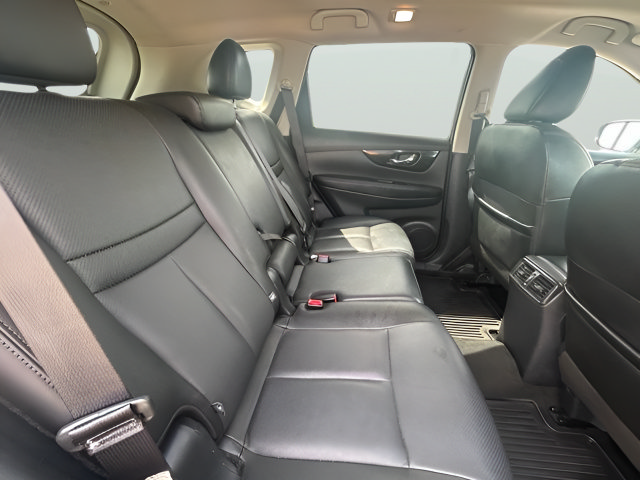 Used 2018 Nissan Rogue SL AWD/4WD image 32