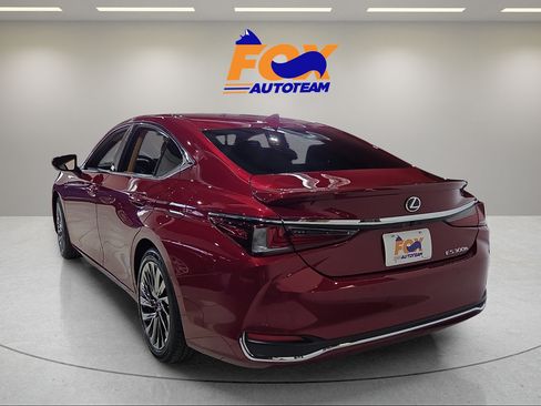 Used 2025 Lexus ES 300h w/ Technology Package FWD image 3