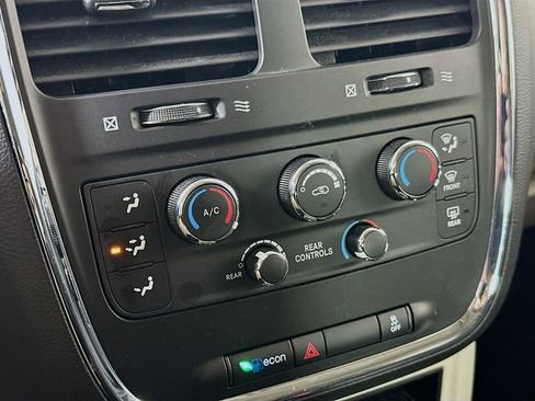 Used 2016 Dodge Grand Caravan SE w/ Quick Order Package 29E SE image 15