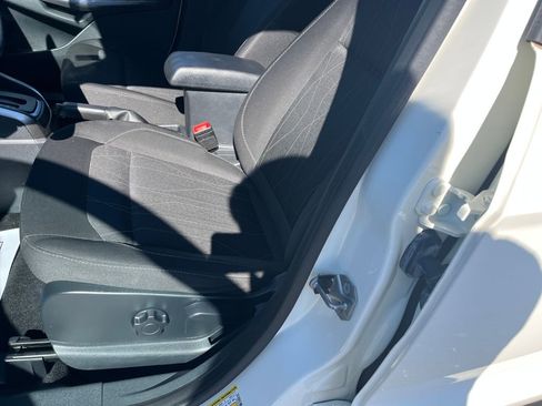 Used 2021 Ford EcoSport SE w/ SE Convenience Package image 21