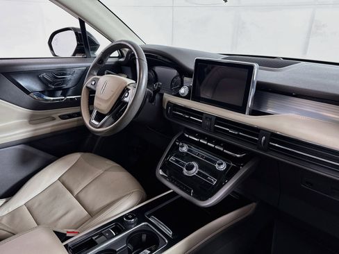 Used 2021 Lincoln Corsair AWD w/ Premium Package image 29