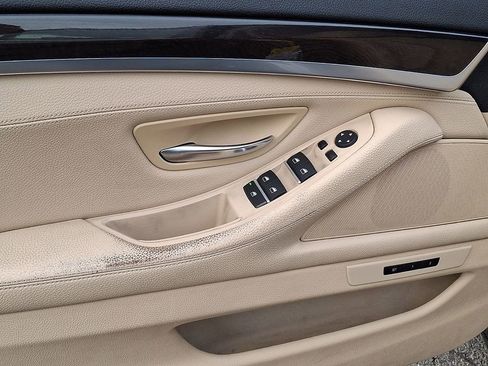Used 2015 BMW 528i xDrive Sedan AWD/4WD image 9