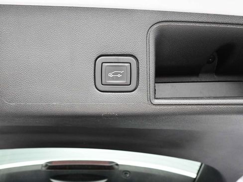 Used 2023 GMC Terrain SLE w/ Driver Convenience Package AWD/4WD image 34