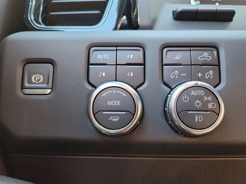 Used 2024 GMC Sierra 2500 AT4X w/ AT4X AEV Edition image 30