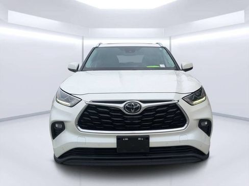 Used 2020 Toyota Highlander Limited FWD image 8