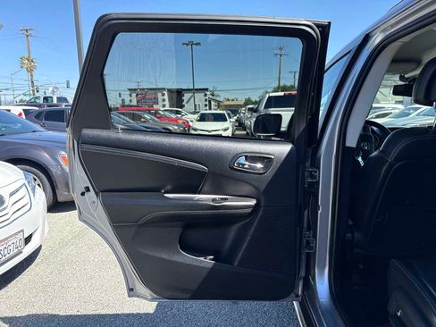 Used 2017 Dodge Journey Crossroad FWD image 10