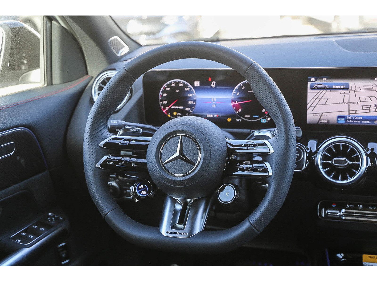 Used 2024 Mercedes-Benz GLA 35 AMG 4MATIC image 16