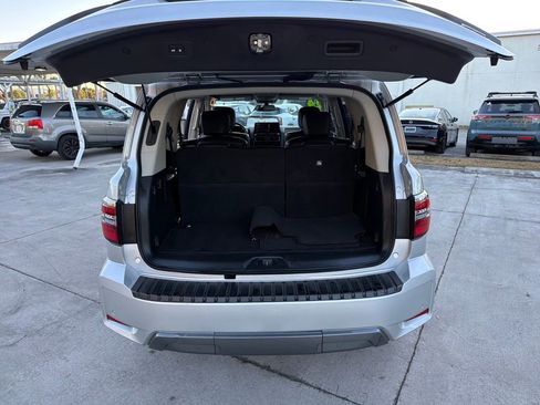 Used 2024 Nissan Armada SL w/ Captain's Chairs Package image 36