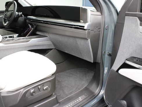 Used 2026 Cadillac Escalade V AWD/4WD image 48