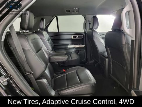 Used 2023 Ford Explorer XLT w/ Equipment Group 202A AWD/4WD image 18