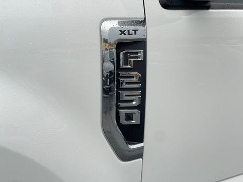 Used 2021 Ford F250 XLT w/ FX4 Off-Road Package image 36