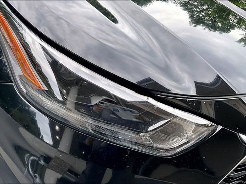 Used 2021 Toyota Highlander XLE AWD/4WD image 28