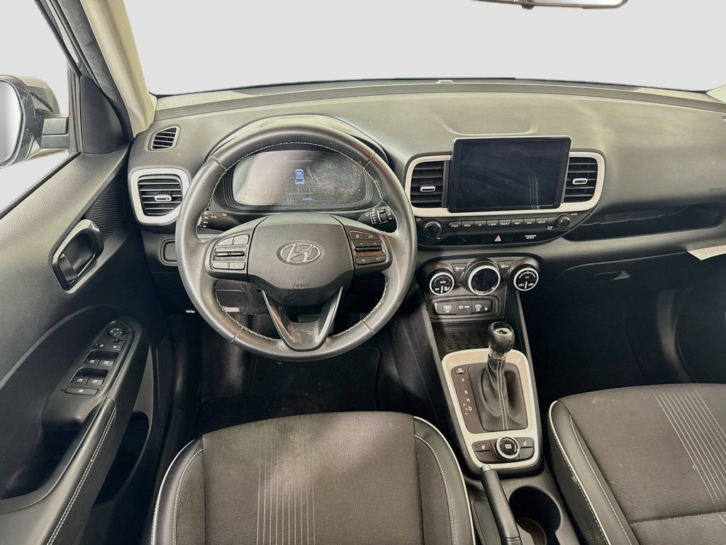 Certified 2024 Hyundai Venue Limited FWD image 23