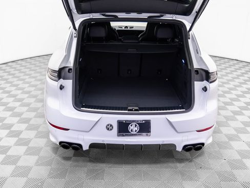 New 2026 Porsche Cayenne GTS image 31