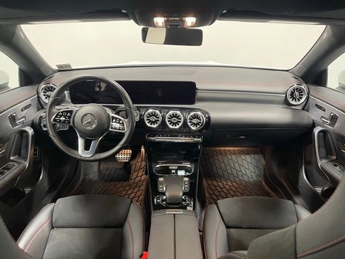 Used 2023 Mercedes-Benz CLA 250 4MATIC image 30