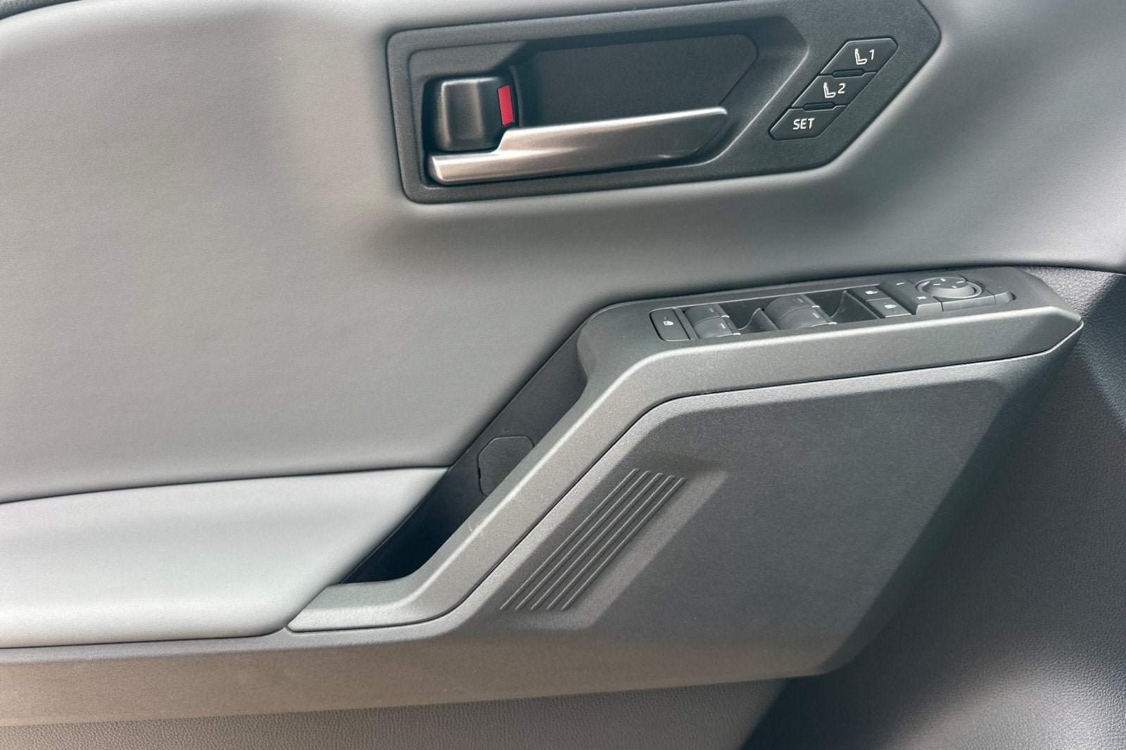 New 2026 Toyota RAV4 XSE AWD/4WD image 12