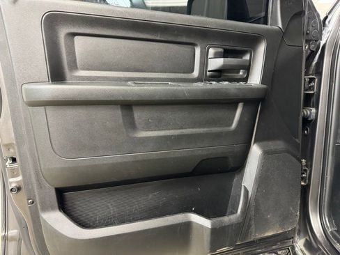 Used 2024 RAM 2500 Tradesman w/ Chrome Appearance Group image 9