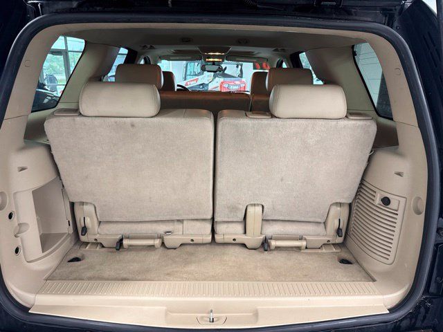 Used 2007 GMC Yukon SLT w/ SLT Preferred Equipment Group AWD/4WD image 12