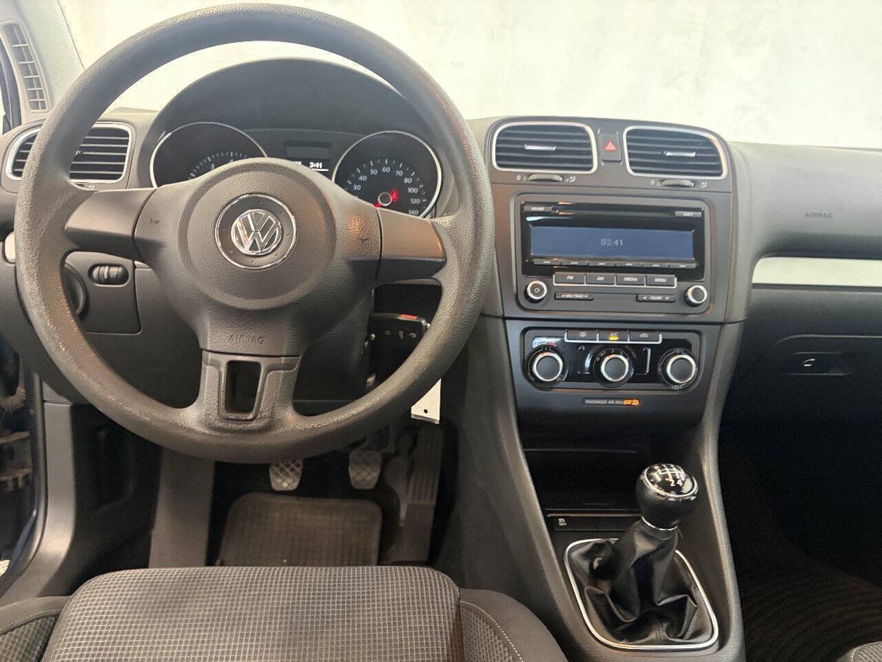 Used 2013 Volkswagen Golf 2-Door FWD image 10