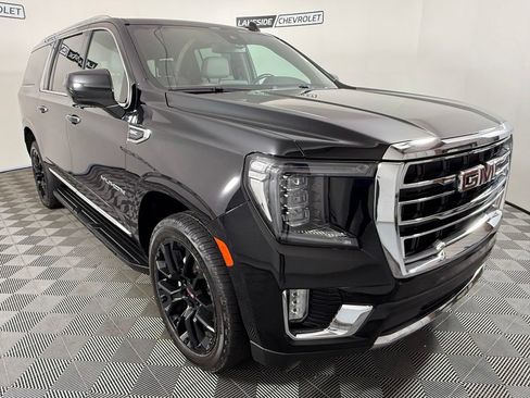 Used 2023 GMC Yukon XL SLT AWD/4WD image 8