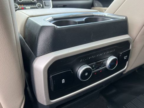 Certified 2022 Ford Expedition Limited image 35