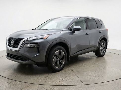 Used 2025 Nissan Rogue SV AWD/4WD image 3