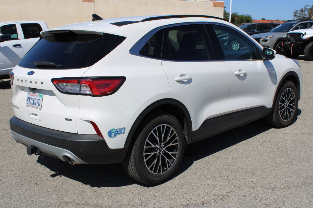 Used 2021 Ford Escape Titanium w/ Class II Trailer Tow Package FWD image 4
