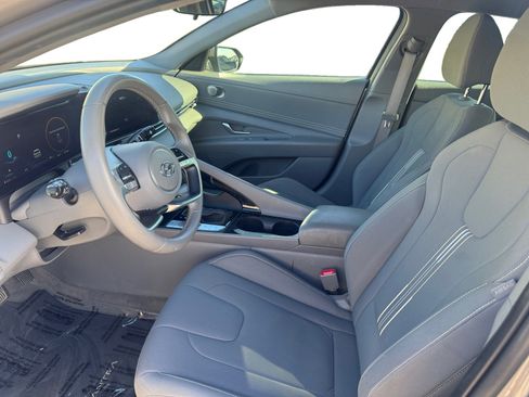 Certified 2023 Hyundai Elantra SEL w/ Convenience Package image 9