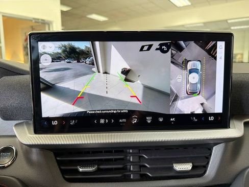 Used 2025 Ford Explorer ST-Line w/ ST-Line Street Pack image 22