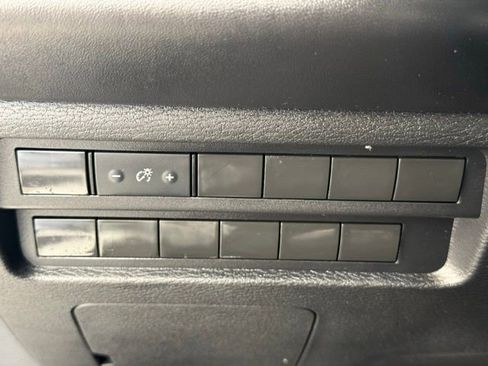 Used 2022 Mitsubishi Outlander ES image 26