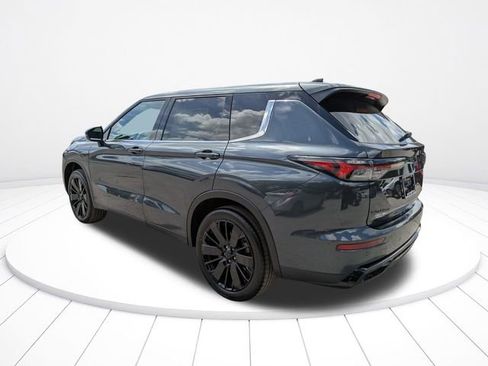New 2026 Mitsubishi Outlander LE image 6