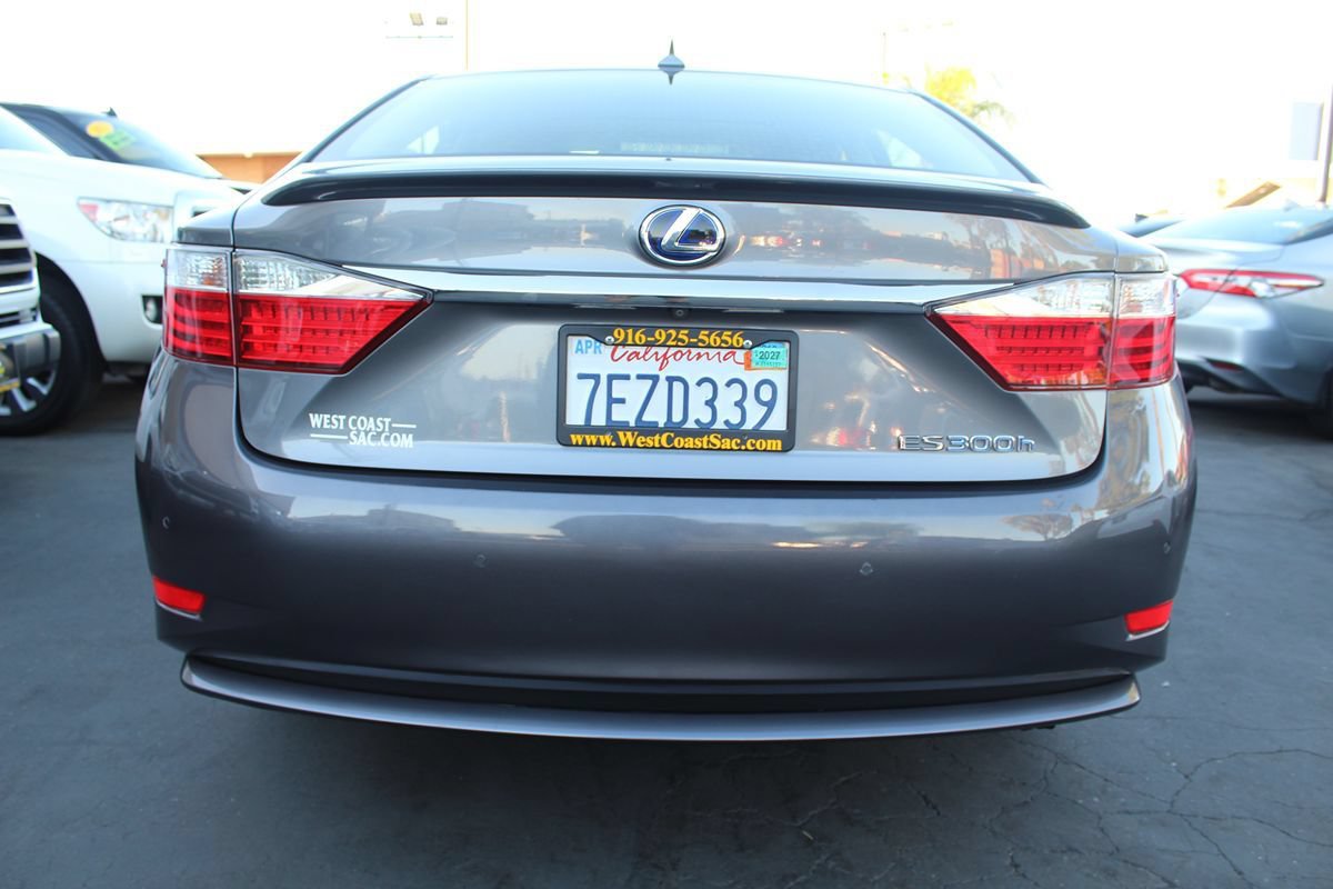 Used 2014 Lexus ES 300h w/ Luxury Package w/Bamboo Trim FWD image 15