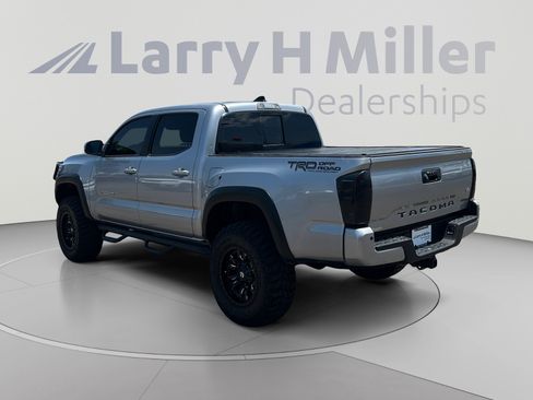 Used 2021 Toyota Tacoma TRD Off-Road w/ Technology Package AWD/4WD image 3
