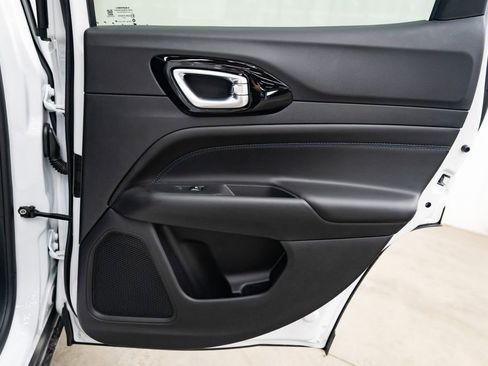 New 2026 Jeep Compass Latitude image 29