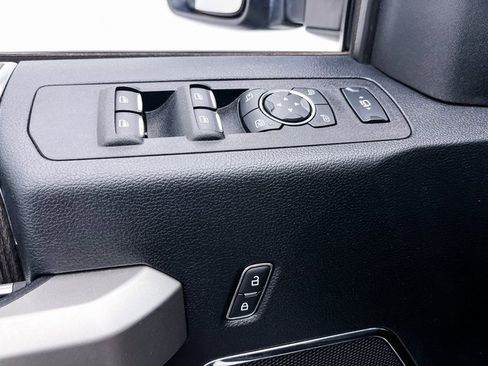 Used 2021 Ford F250 Lariat w/ FX4 Off-Road Package image 25