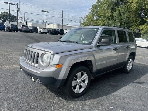 Used 2015 Jeep Patriot Sport w/ Tire & Wheel Group AWD/4WD image 8