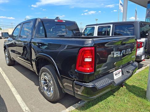 Used 2025 RAM 1500 Big Horn AWD/4WD image 3