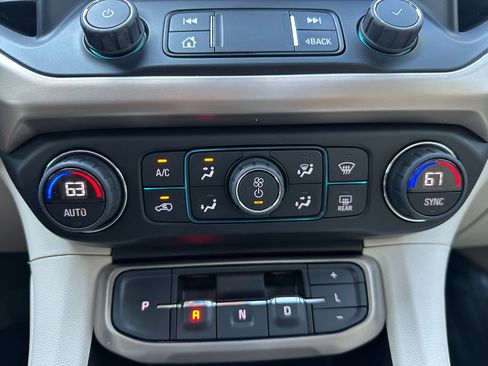 Used 2022 GMC Acadia Denali w/ Denali Technology Package image 53