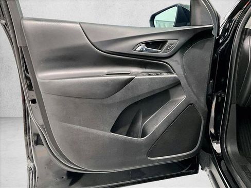 Used 2023 Chevrolet Equinox LT FWD image 18