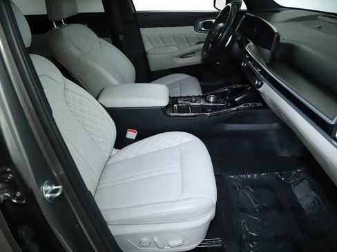 Used 2025 Kia Sorento SX Prestige AWD/4WD image 37