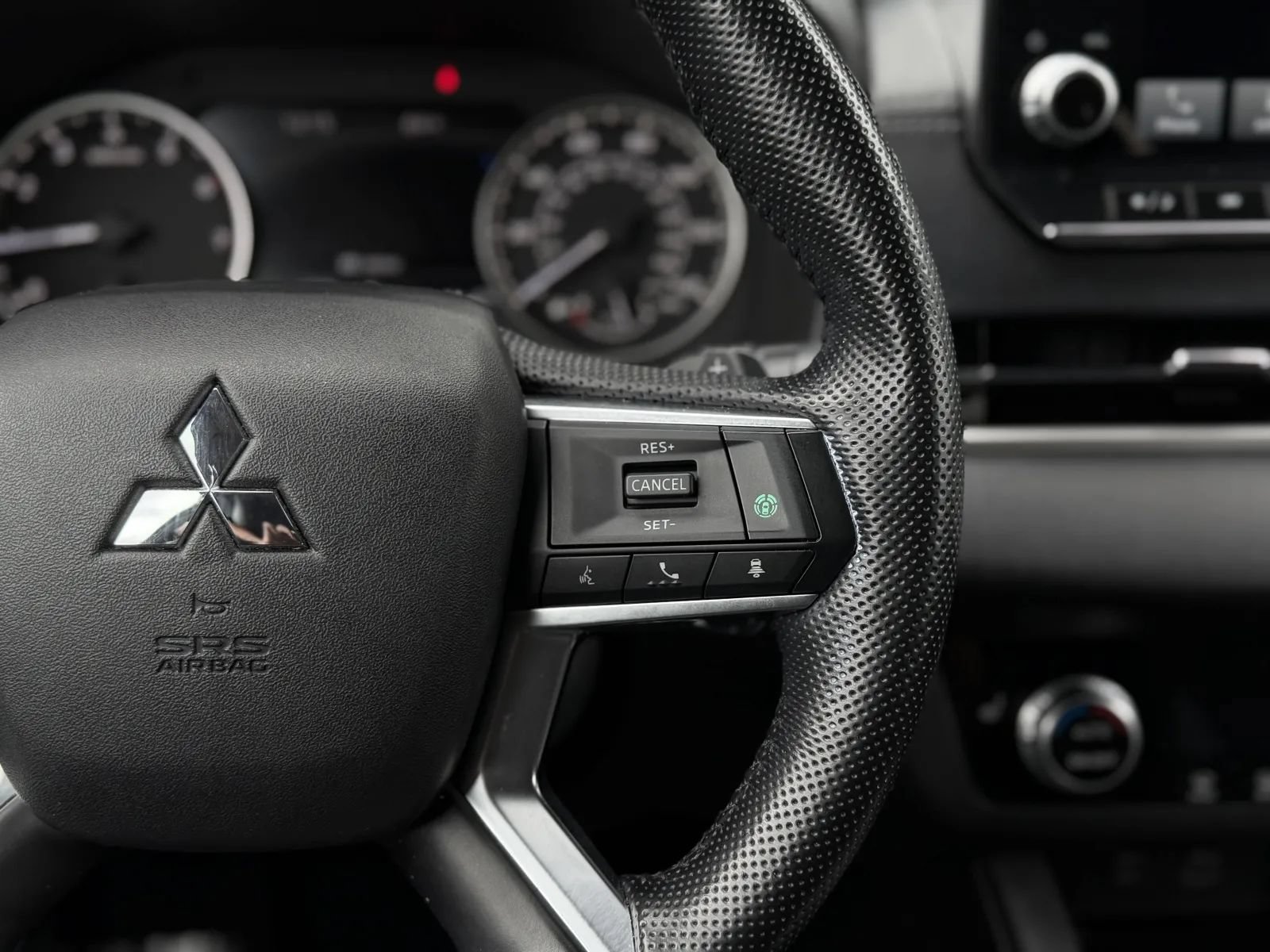 Used 2022 Mitsubishi Outlander SE AWD/4WD image 25