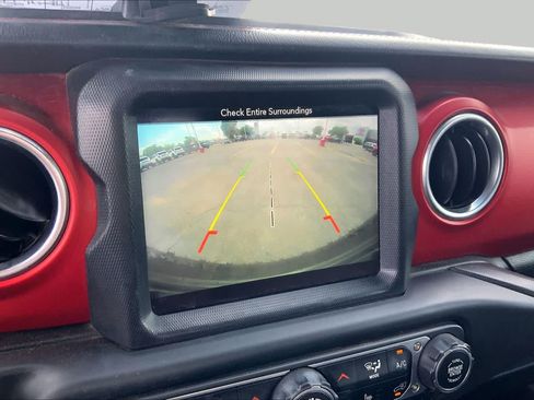 Used 2018 Jeep Wrangler Unlimited Rubicon w/ Dual Top Group AWD/4WD image 27