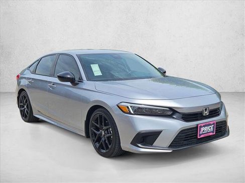Used 2023 Honda Civic Sport image 3
