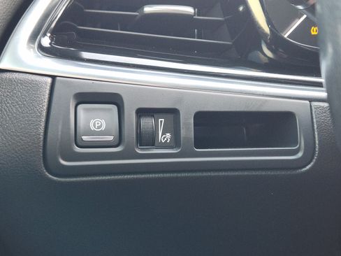 Used 2023 Cadillac XT6 Luxury FWD image 21