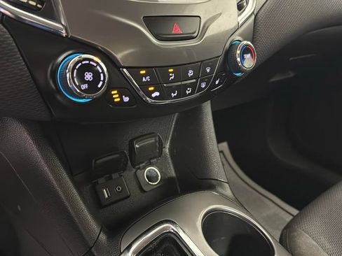 Used 2017 Chevrolet Cruze LT w/ Convenience Package FWD image 20