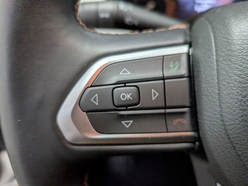 Used 2022 Jeep Compass Limited image 17