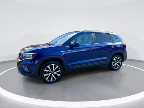 Certified 2023 Volkswagen Taos SE w/ Panoramic Sunroof Package image 1
