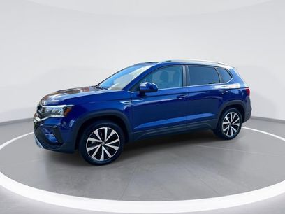 Certified 2023 Volkswagen Taos SE w/ Panoramic Sunroof Package