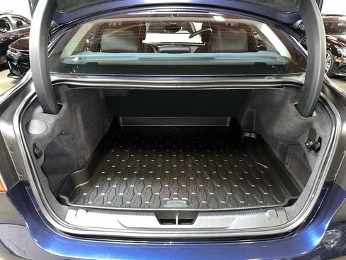 Used 2019 Jaguar XE image 73